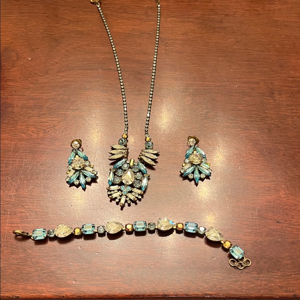 Sorrelli Elegant Blue and crystal Jewelry Set